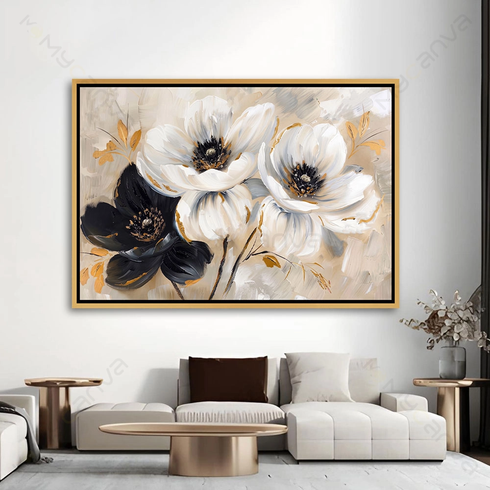 artiab003-S-G Tableau décoratif peinture abstraite montrant deux grandes fleurs blanches et une fleur noire avec des touches dorées sur fond beige texturé.